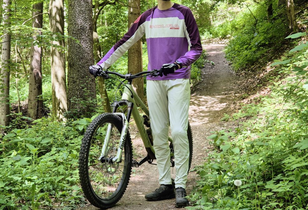 Test: Nohavice a dres Endura MT500 Burner Lite