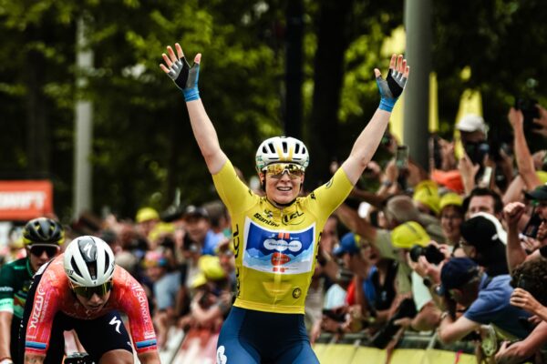 Na Tour de France Femmes sa išli dve etapy v jeden deň. Šprint vyhrala opäť Charlotte Kool, v časovke bola najrýchlejšia Demi Vollering