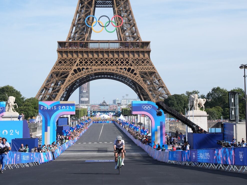 Američanka Kristen Faulkner vyhrala po heroickom v&yacute;kone žensk&eacute; olympijsk&eacute; preteky s hromadn&yacute;m &scaron;tartom