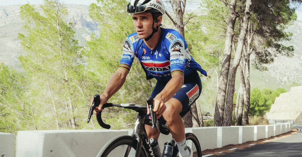 Remco Evenepoel ukončil prípravu na majstrovstvá sveta 260 km jazdou s priemernou rýchlosťou 36,6 km/h