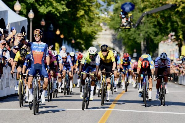 Michael Matthews prekonal Sagana a už po tretíkrát vyhral kanadskú klasiku GP Québec