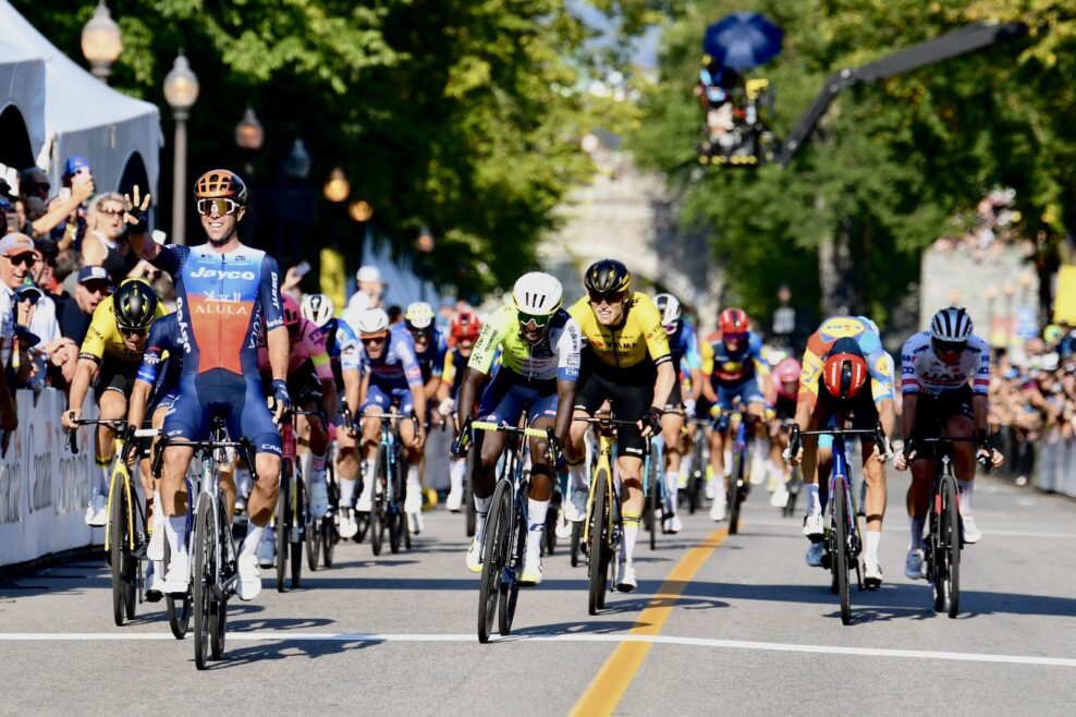 Michael Matthews prekonal Sagana a už po tretíkrát vyhral kanadskú klasiku GP Québec