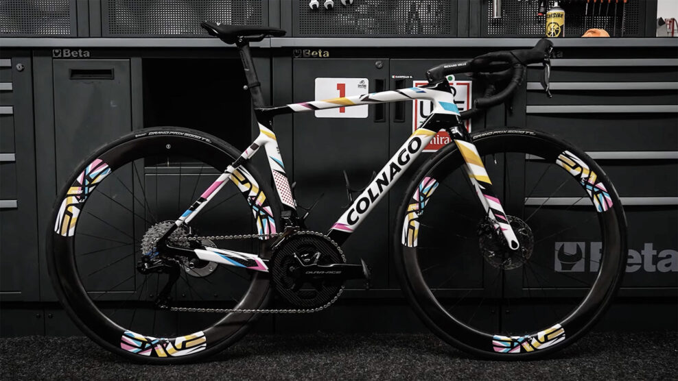 Unik&aacute;tne Colnago V4Rs Tadeja Pogačara, na ktorom z&iacute;skal titul majstra sveta, stoj&iacute; cez 17-tis&iacute;c eur (detaily, &scaron;pecifik&aacute;cia)