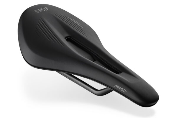 Fizik Terra Argo X je špičkové sedlo vyrobené z kombinácie nylonu a karbónu