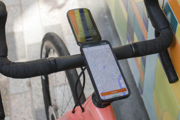 Garmin Edge 1050 vs iPhone 13 – čo je lepšie pre cyklistov?