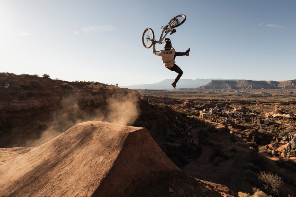 Brandon Semenuk prep&iacute;sal hist&oacute;riu Red Bull Rampage a je jedin&yacute;m jazdcom, ktor&eacute;mu sa podujatie podarilo vyhrať 5-kr&aacute;t (+gal&eacute;ria)