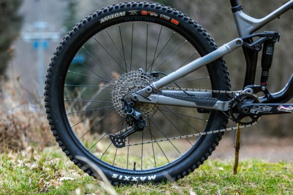 Rozlíšenie „casingu“ (vrstvenia) na rozličných plášťoch Maxxis