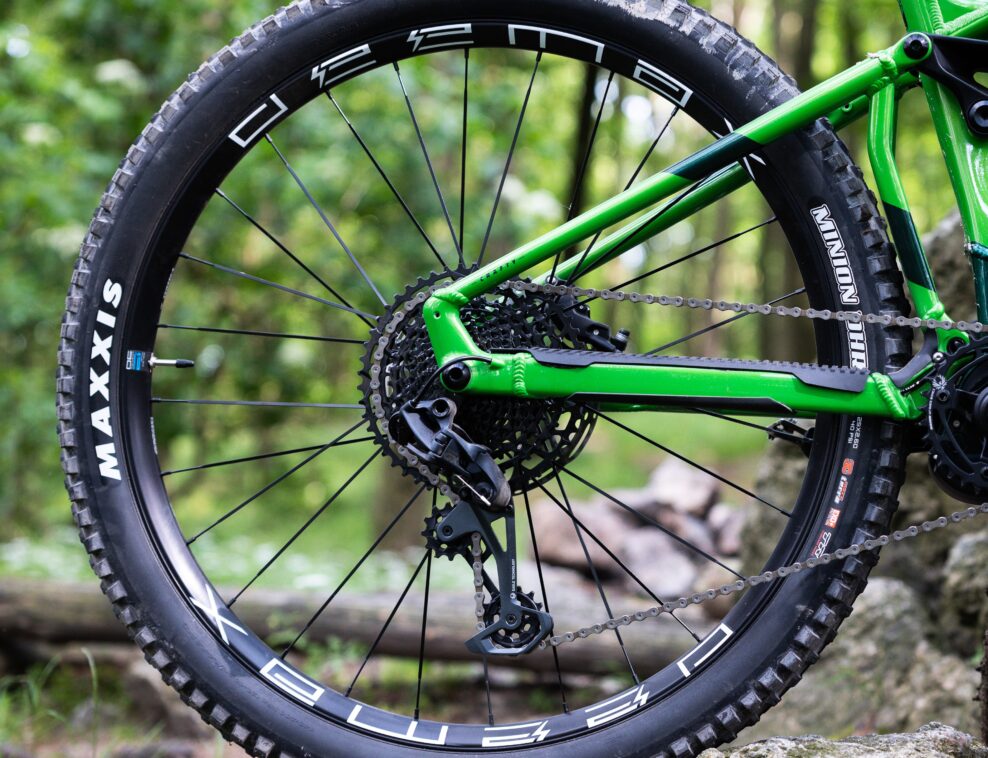 R&ocirc;zne typy ochrany proti defektom na pl&aacute;&scaron;ťoch Maxxis