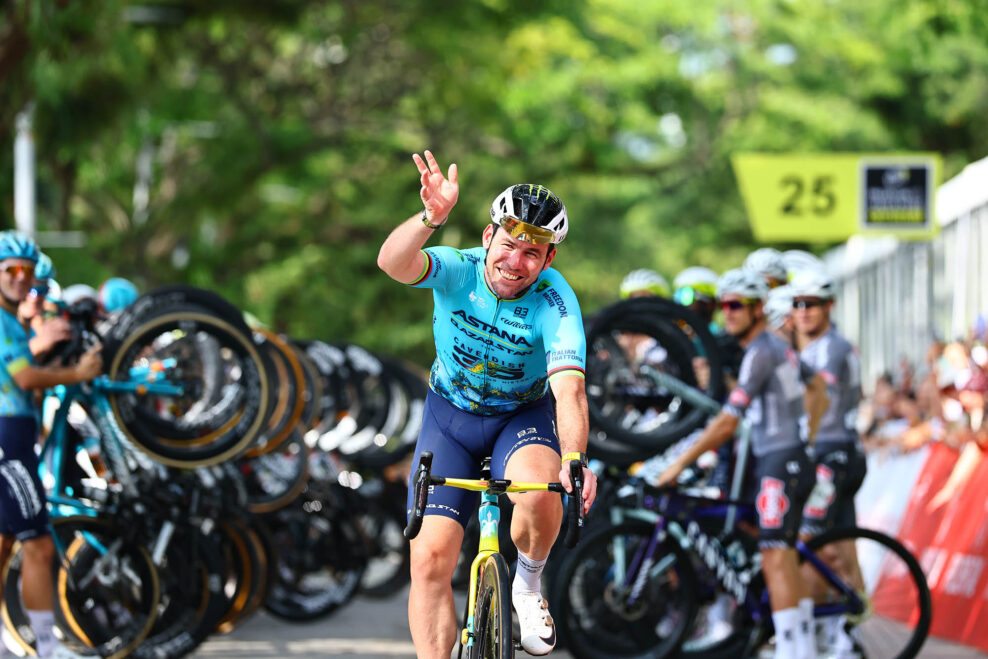 Sir Mark Cavendish si na podujat&iacute; BBC Sports Personality of the Year prevezme ocenenie za celoživotn&eacute; dielo