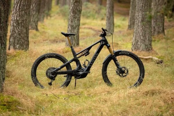 Canyon varuje majiteľov elektrobicyklov Spectral:ON CF and CFR a Torque:ON CF, pred rizikom požiaru