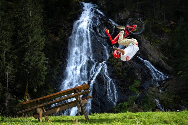  Video: Gabriel Wibmer a jeho šialené kúsky na lavičke