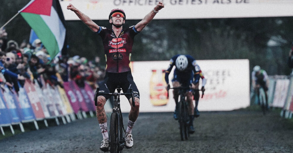 Michael Vanthourenhout triumfoval v druhom kole Svetov&eacute;ho poh&aacute;ra v cyklokrose v Dubline