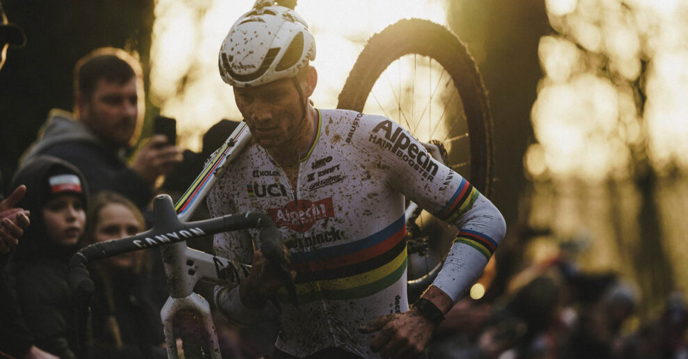 Mathieu van der Poel absolvuje 11 cyklokrosov&yacute;ch pretekov v sez&oacute;ne 2024/2025