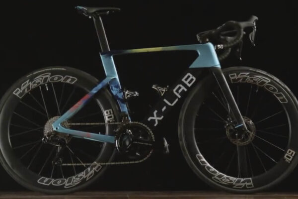 Jazdci Astany budú pretekať na čínskych bicykloch X-LAB, tím sa premenuje na XDS Astana