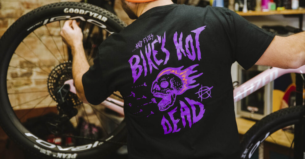 Limitovaná kolekcia oblečenia Biker x Slowatch je dostupná už aj cez e-shop