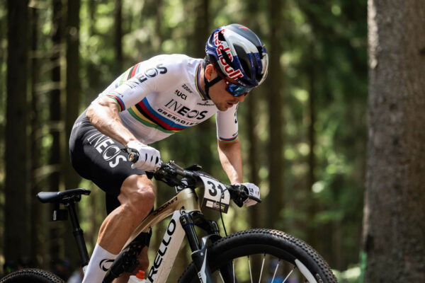 Tom Pidcock prestupuje do druhodivízneho tímu Q36.5, podpísal zmluvu na tri roky