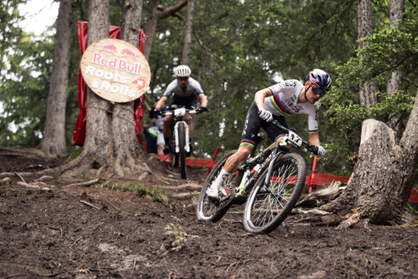 Budú Tom Pidcock a Nino Schurter tímovými kolegami v SCOTT SRAM?