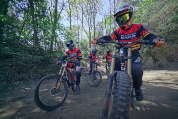 Video: Rozl&uacute;čka s t&iacute;mom Madison Saracen