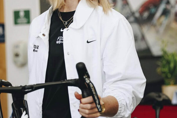 Nike sa stáva partnerom tímu FDJ-SUEZ pre lifestylové oblečenie