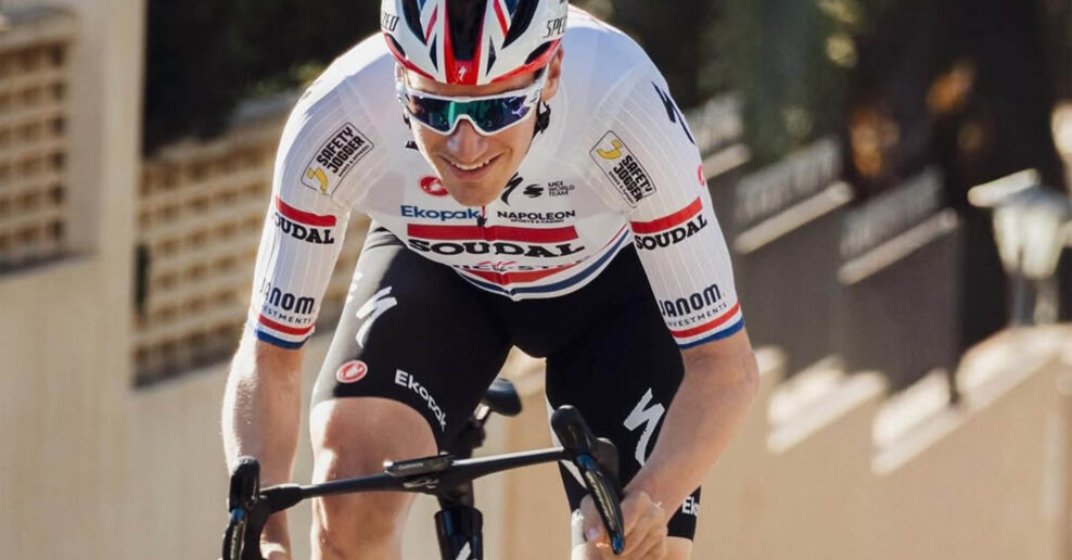Ethan Hayter kritizuje Ineos: Keď sa cyklistick&yacute; t&iacute;m riadi ako firma, jazdci str&aacute;caj&uacute; v&aacute;&scaron;eň