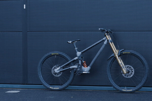 Video: Pozrite si, ako prebiehal v&yacute;voj nov&eacute;ho prototypu Atherton Bikes