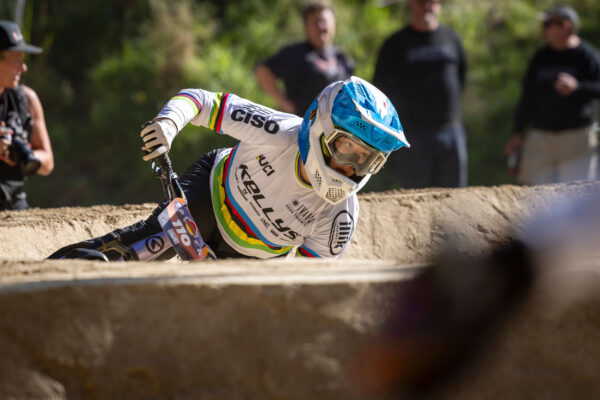 Majsterka sveta v pump tracku Sabina Košárková vyhrala preteky na Crankworx Summer Series (video + galéria)
