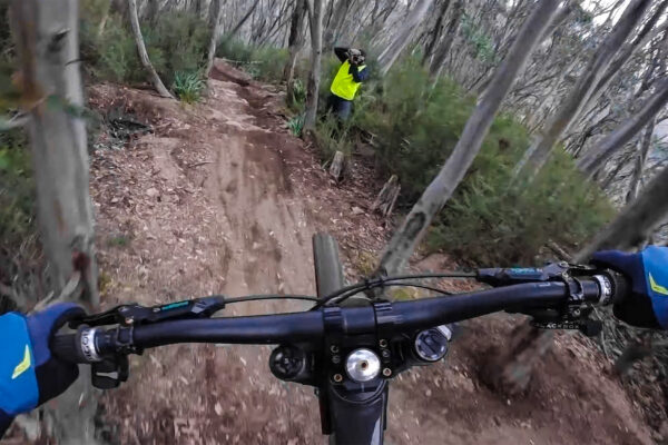 Video: Víťazná jazda Troya Brosnana na RockShox Australian Open