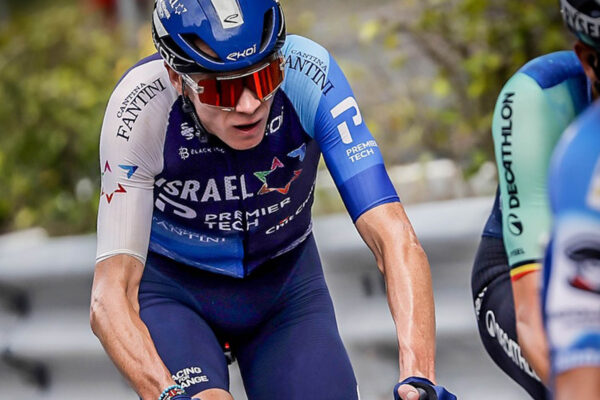 Chris Froome si zlomil kľúčnu kosť pri páde na UAE Tour