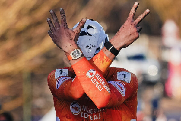 Mathieu van der Poel oznámil spoluprácu s luxusnou značkou hodiniek Richard Mille 