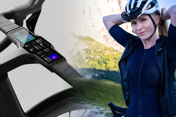 Cyklistick&aacute; hviezda z OnlyFans pred&aacute;va nielen nah&eacute; fotky, ale aj inteligentn&yacute; integrovan&yacute; kokpit