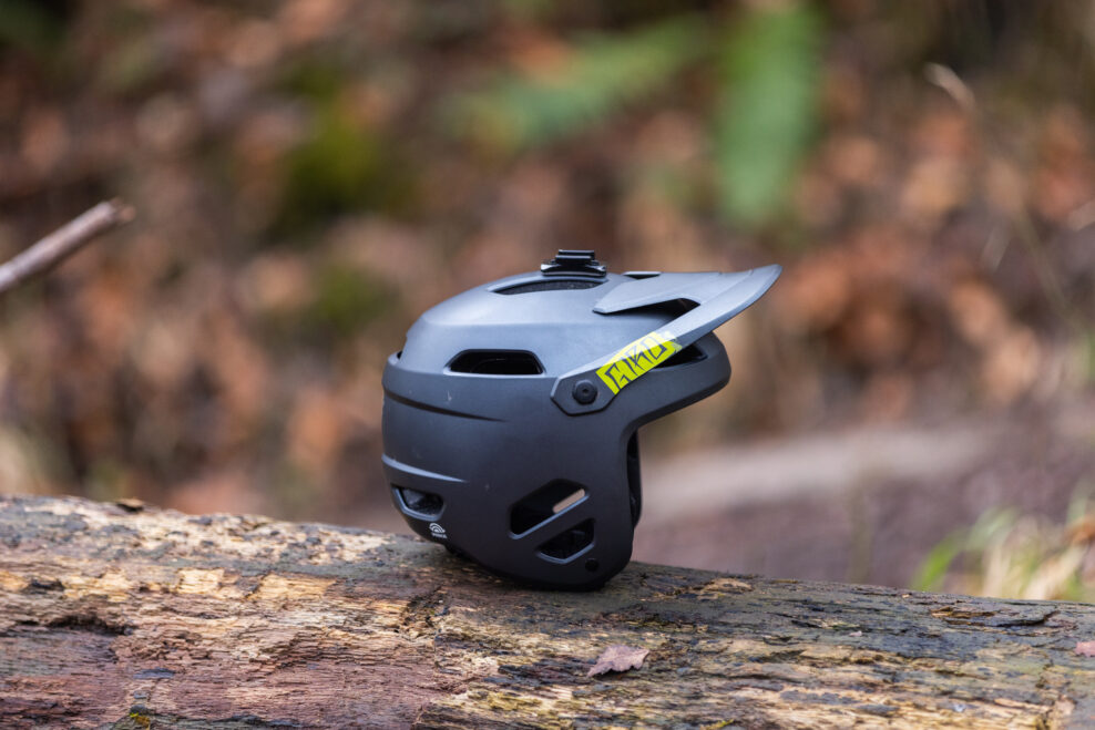 Test: Prilba GIRO TYRANT SPHERICAL