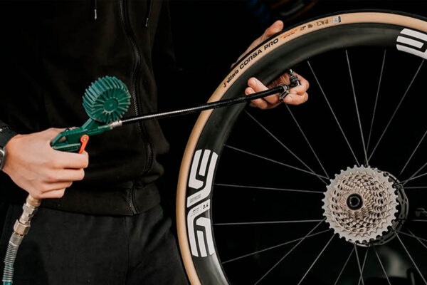 Vittoria predstavila online kalkulačku pre správne nastavenie tlaku v plášťoch – postavenú na vedeckom prístupe