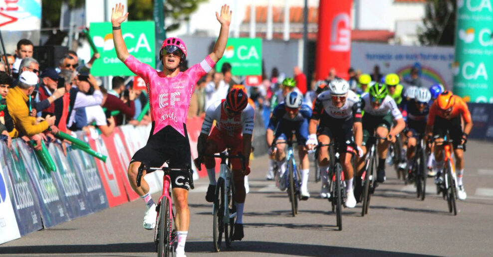 Matthias Schwarzbacher vybojoval skvelé tretie miesto v úvodnej etape Volta ao Alentejo