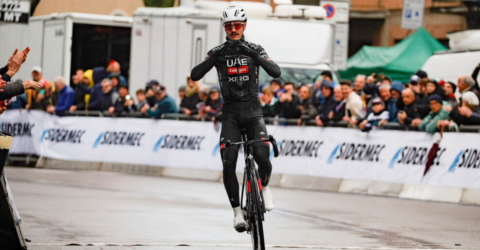 Jay Vine vyhral po 14-kilometrovom sóle tretiu etapu Coppi e Bartali