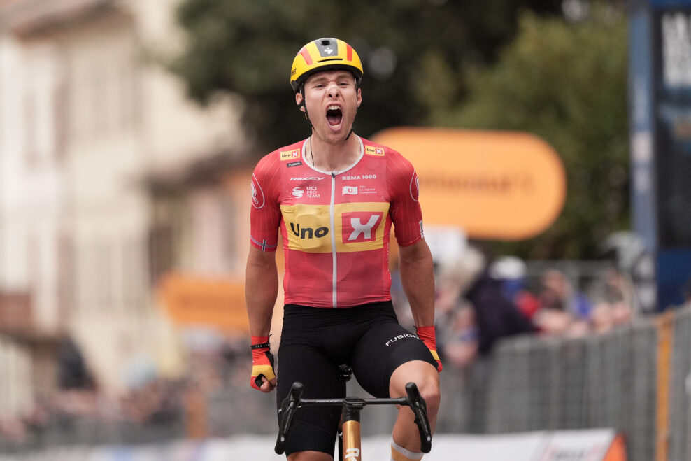 Fredrik Dversnes vyhral po neuveriteľnom v&yacute;kone a 195 km v &uacute;niku piatu etapu Tirreno-Adriatico
