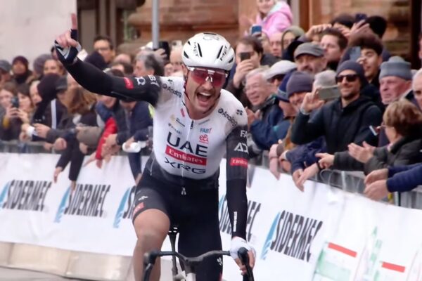 Jay Vine vyhral poslednú etapu Coppi e Bartali, celkovým víťazom je Ben Tulett