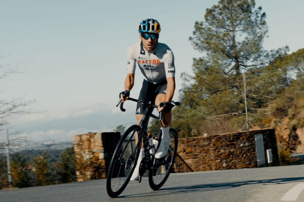 Factor Bikes zakladá továrenský tím s bývalým majstrom sveta v MTB