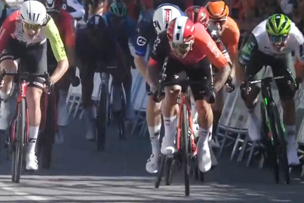 Caleb Ewan vyhral dominantným šprintom druhú etapu Okolo Baskicka