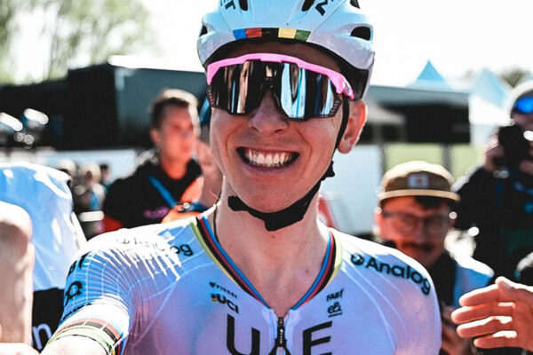  Video: Ako vyhral Tadej Pogačar monument Okolo Flámska – zákulisie tímu UAE Emirates a najlepšie momenty pretekov