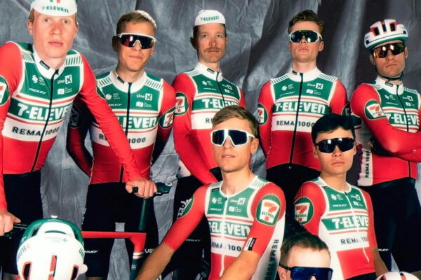 Na jeden deň ožije kus cyklistickej histórie. Uno‑X odštartuje na Liège-Bastogne-Liège v retro dresoch 7‑Eleven