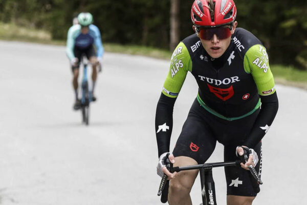 Michael Storer zlomil Arensmana vo vysokohorskom finále a vybojoval celkové víťazstvo Okolo Álp