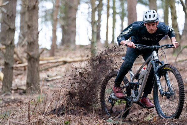 Nové kolesá Hunt Enduro V3 sú v porovnaní s predchádzajúcou generáciou o pätinu pevnejšie