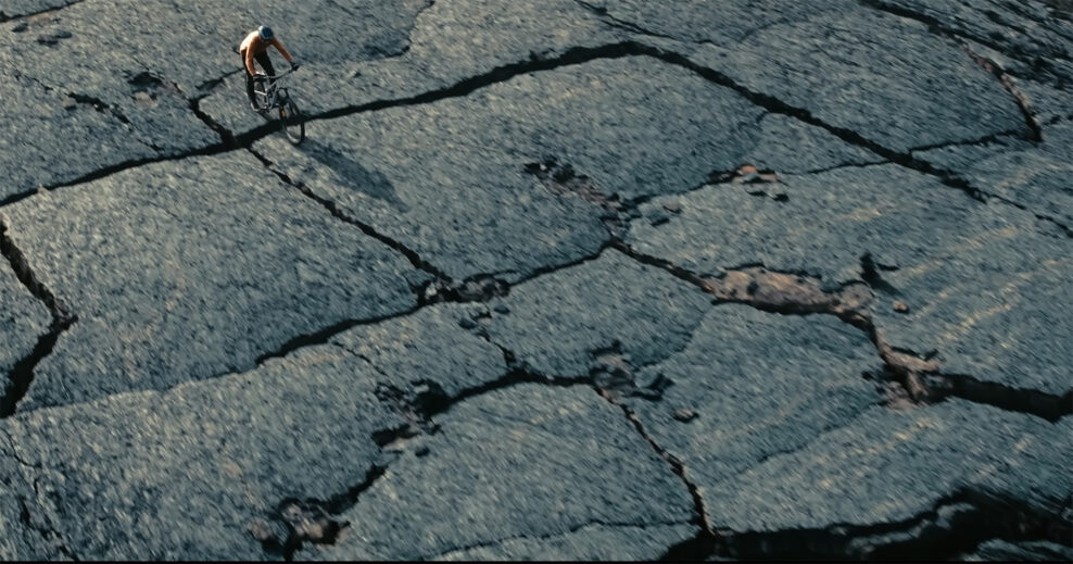 Video: Kilian Bron spojil jazdenie na sopke so silným osobným príbehom