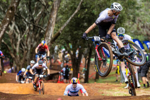  Video: Najlepšie momenty druhého kola Svetového pohára XCC a XCO v Araxá