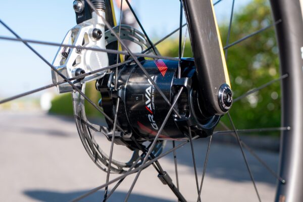 Tím Visma prišiel o technologickú výhodu tesne pred Paríž-Roubaix. UCI zakázala systém úpravy tlaku