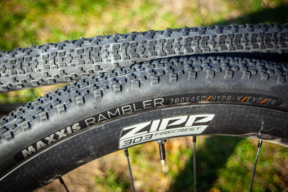 Maxxis predstavil zmes navrhnut&uacute; v&yacute;hradne pre gravelov&eacute; pl&aacute;&scaron;te