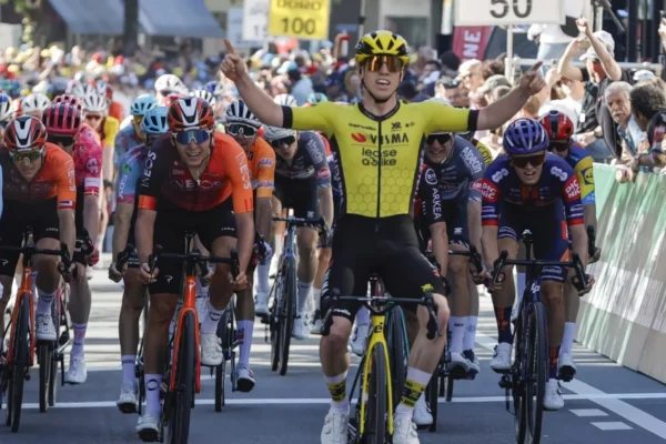 Prvú etapu pretekov Okolo Romandie vyhral Matthew Brennan