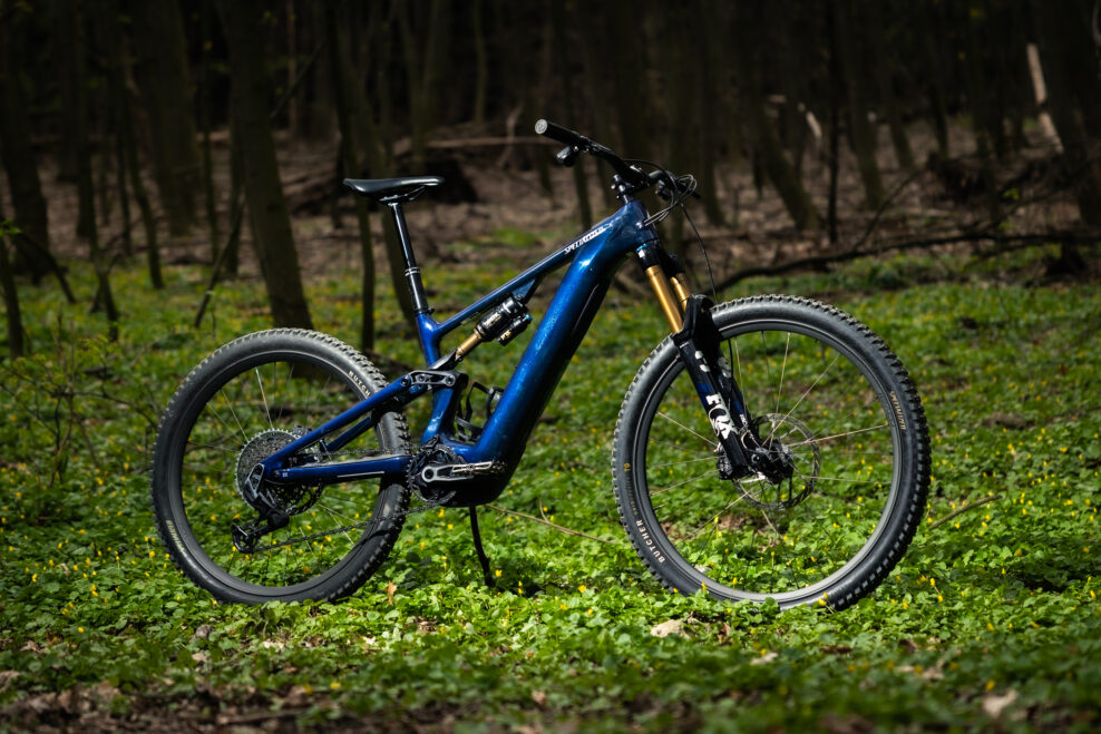 Specialized reaguje na konkurenciu zv&yacute;&scaron;en&iacute;m v&yacute;konu motora modelu Levo 4