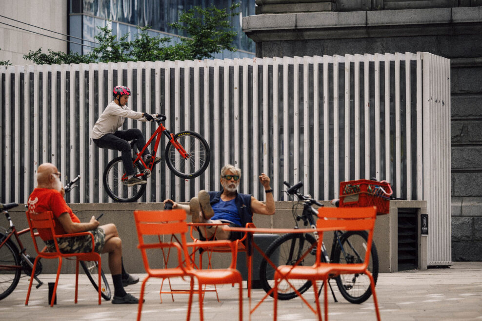  Video: Jake Atkinson vymenil v uliciach Vancouveru slopestyle za street