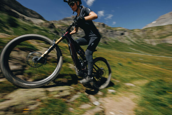 Specialized predstavil hliníkovú verziu elektrobicykla Turbo Levo 4